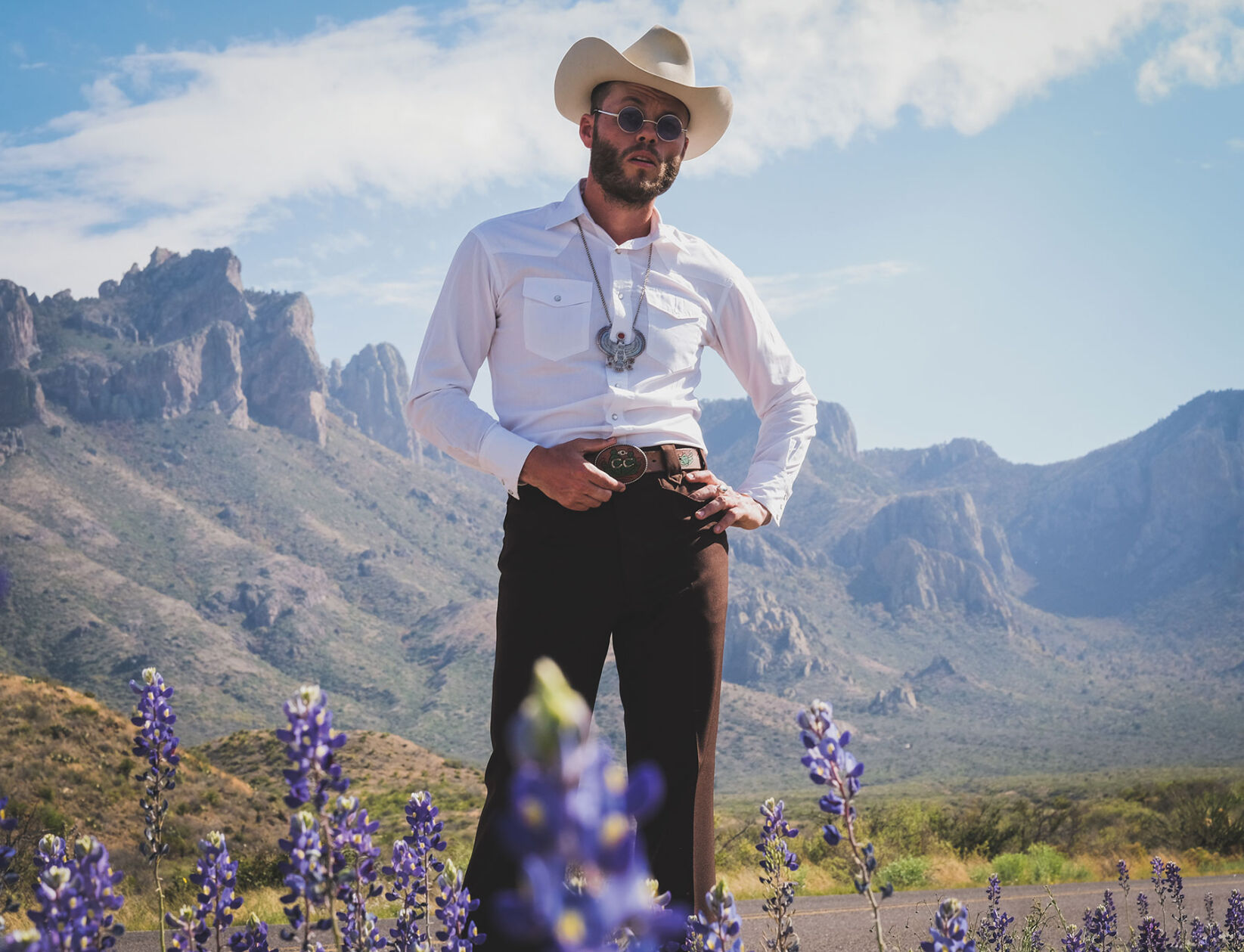 CharleyCrockett_The-Valley-press-photo-1_Lyza-Renee-photo-credit_artists2watch.jpg
